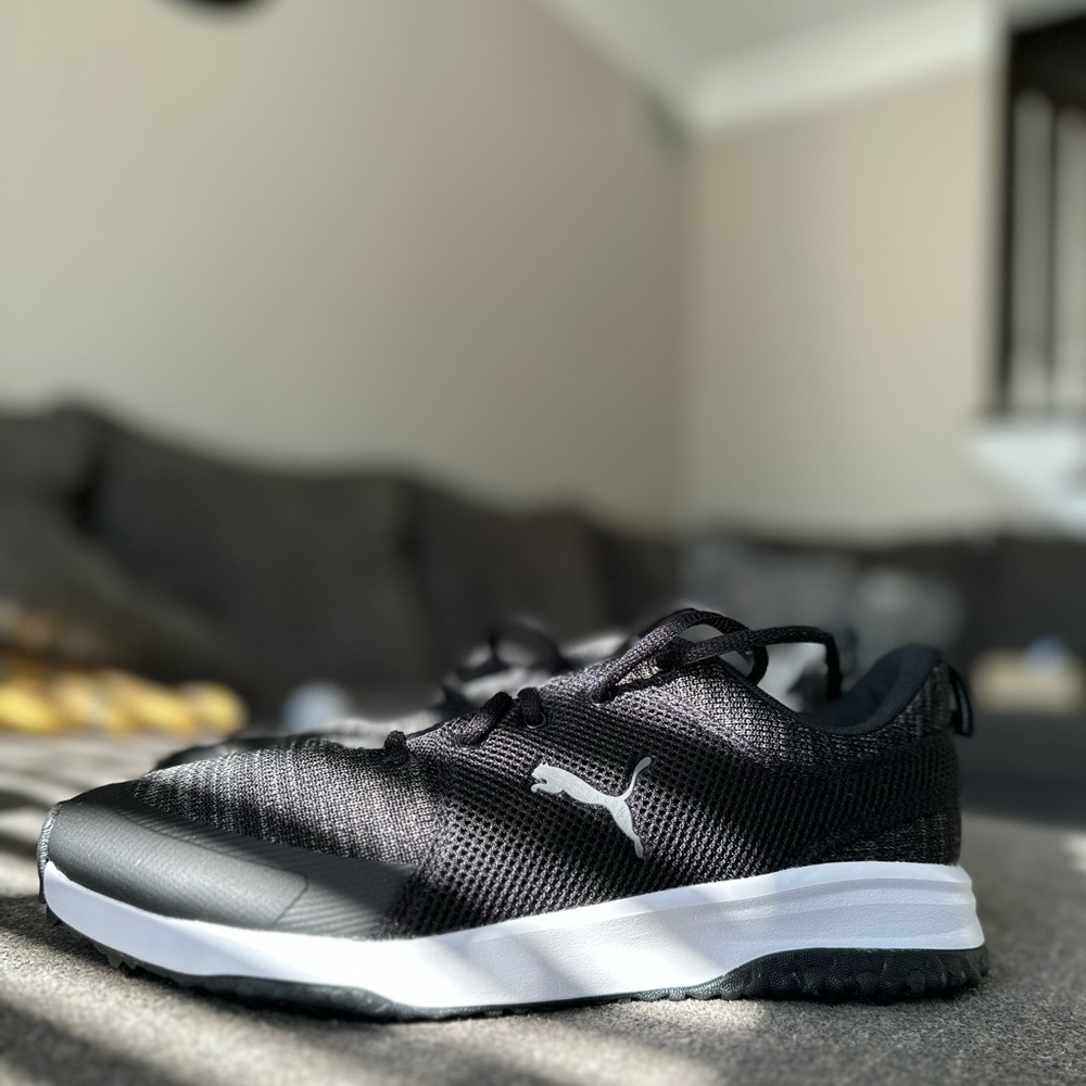Men’s puma sneakers black and white